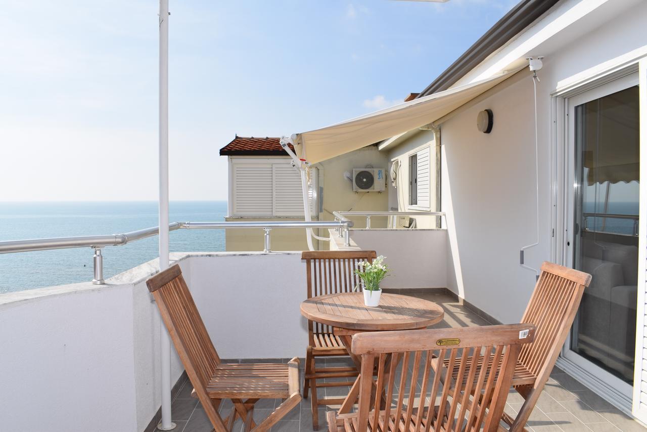 Uani Apartment Durrës Exteriör bild
